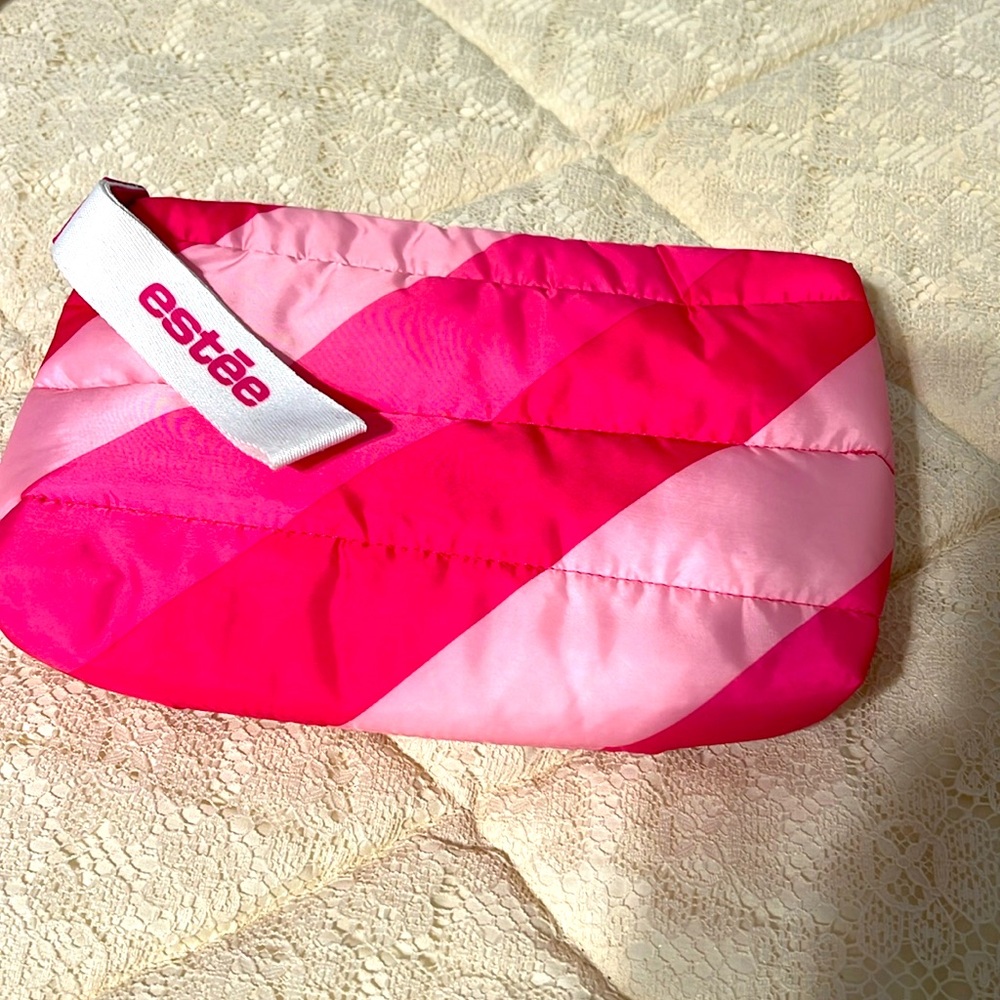 Estée Lauder PINK Quilted Puffer make-up / toiletry bag. NEW